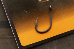 Fox Edges Wide Gape Beaked Hooks